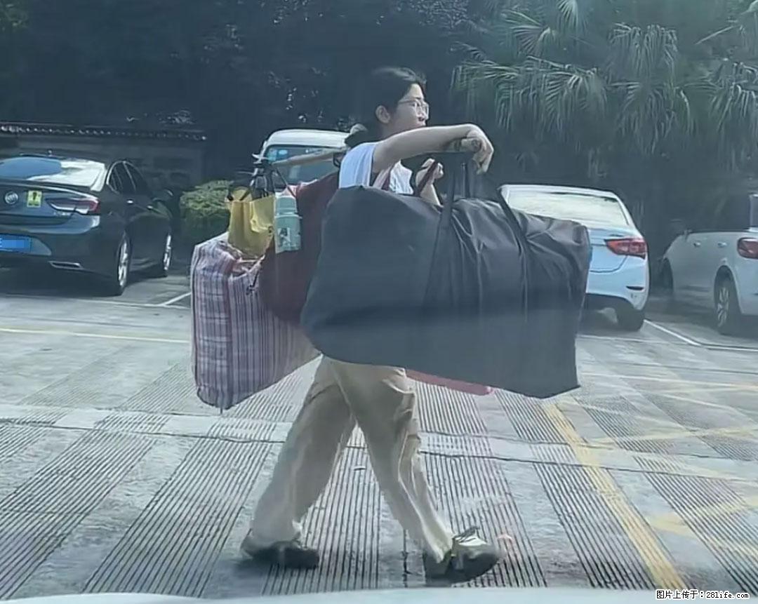 全网追的“扁担女孩”,找了一份暑假工,时薪12元 - 荆门生活资讯 - 荆门28生活网 jingmen.28life.com